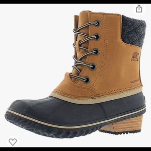 Sorel short winter boots